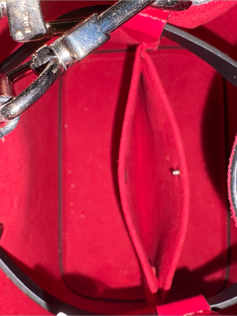 Louis Vuitton White Epi Leather Bucket Bag with Red Top Handle - Picture 7 of 8